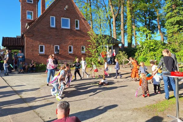 Altes Sprtizenhaus Hofbeim Kindermaibaum (px)
